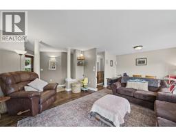 251 17 Street Se, Salmon Arm, BC V1E1R7 Photo 28