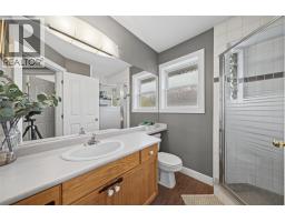 251 17 Street Se, Salmon Arm, BC V1E1R7 Photo 40