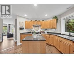 251 17 Street Se, Salmon Arm, BC V1E1R7 Photo 17