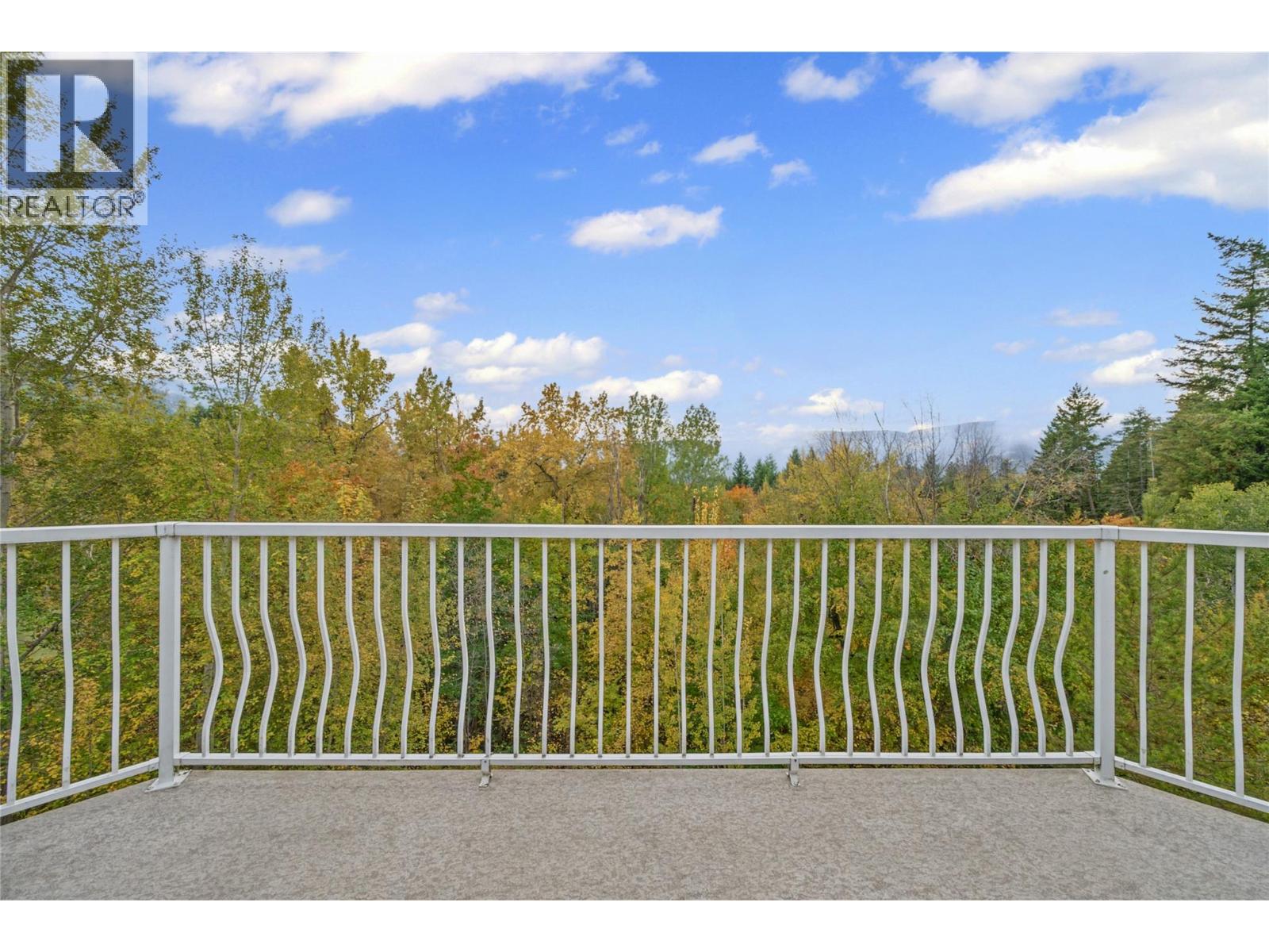  251 17 Street Southeast, Salmon Arm