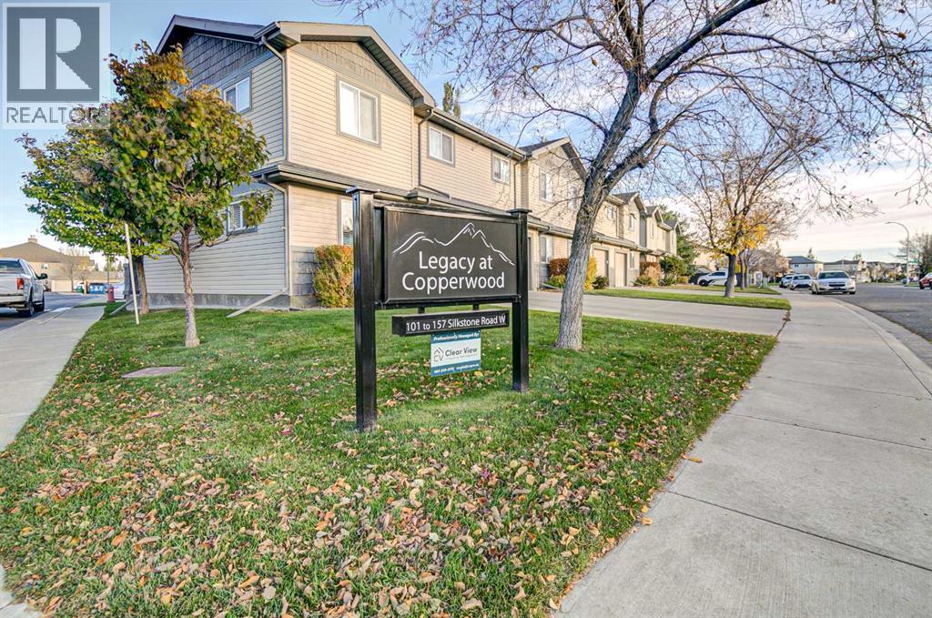 Photo of 2, 105 Silkstone Road W, Lethbridge