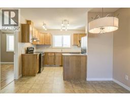 2, 105 Silkstone Road W, Lethbridge, AB T1J3A8 Photo 24