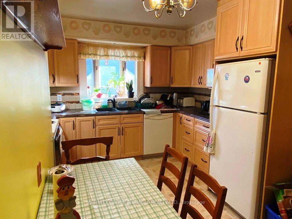 30 Adelaide Street South, Kawartha Lakes, ON photo 12