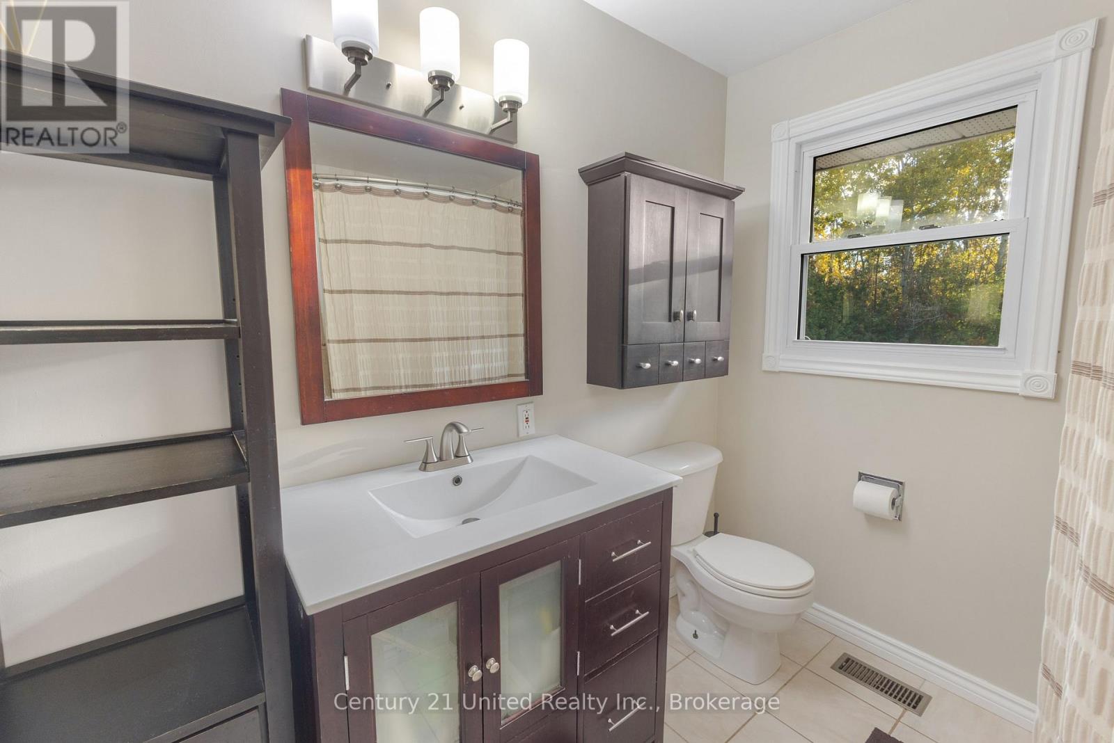649 GARDEN ROAD - 17