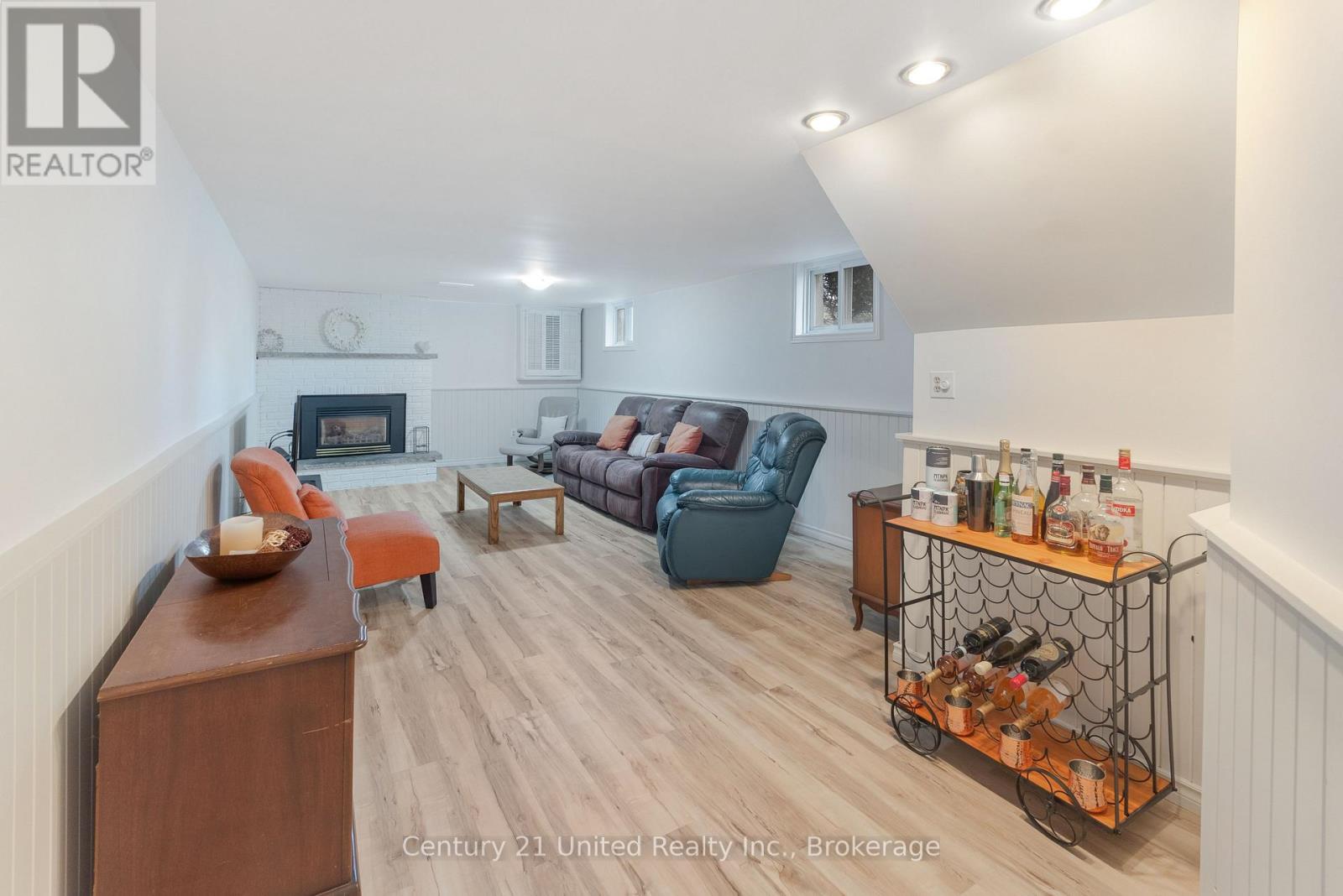 649 GARDEN ROAD - 29