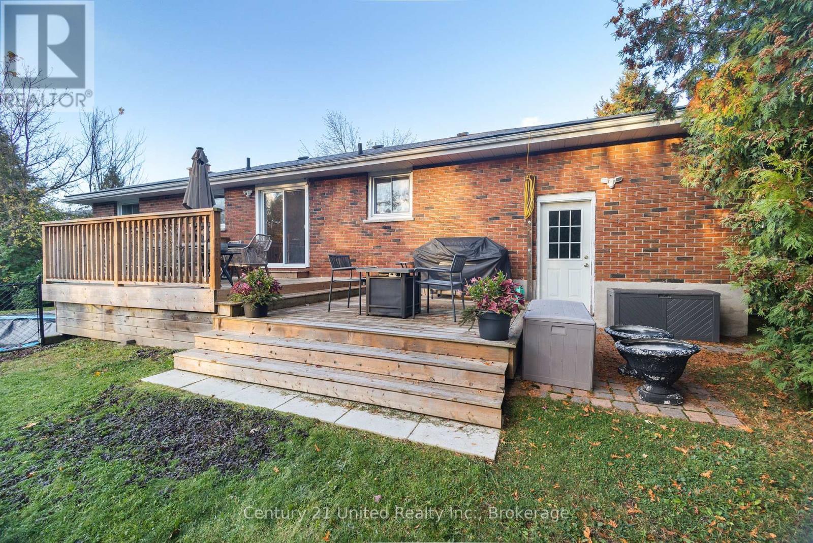 649 GARDEN ROAD - 38