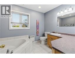 169 Hedgewood Drive, photo 23