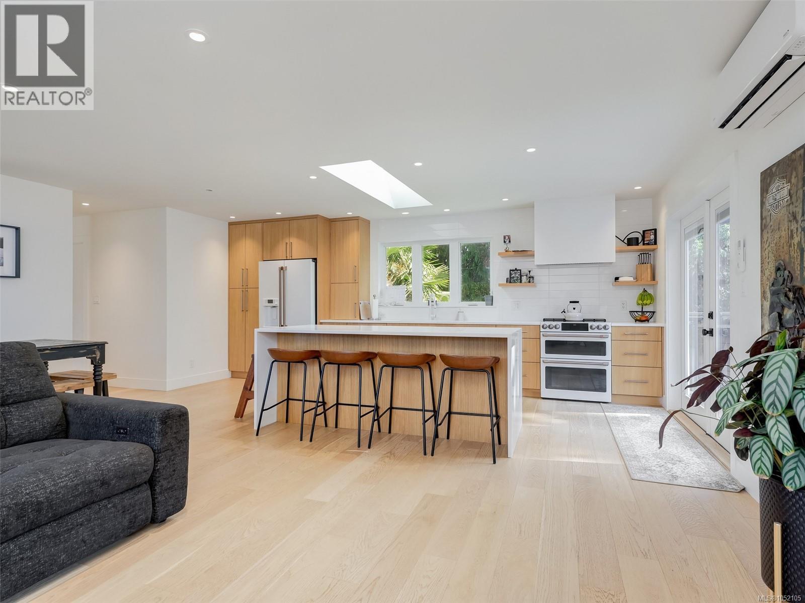  7949 East Saanich Road, Central Saanich