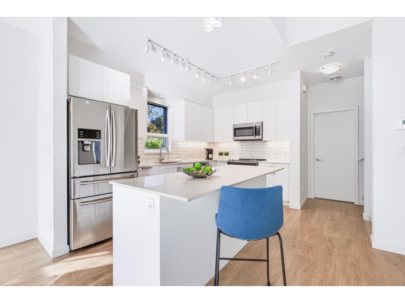 Photo of 401 18505 LAURENSEN PLACE 10