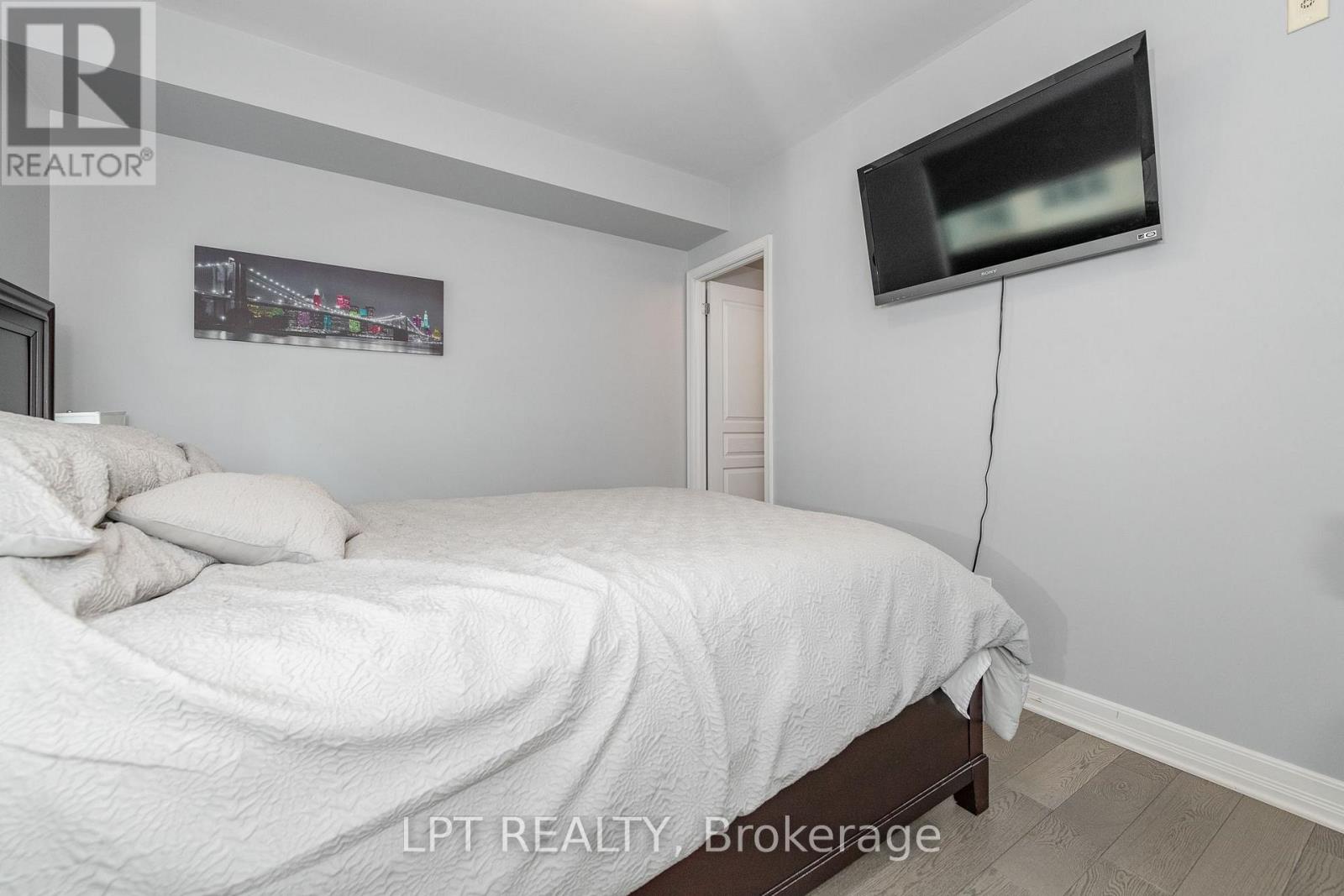 Condos for Sale in Ottawa – 305 – 200 BESSERER STREET, Ottawa – By Peter Sagos - Image 23
