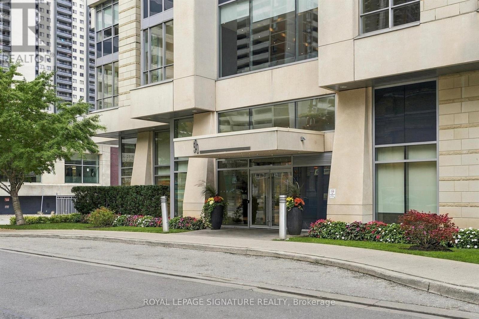 2009- 500 Sherbourne Street, Toronto, ON photo 30