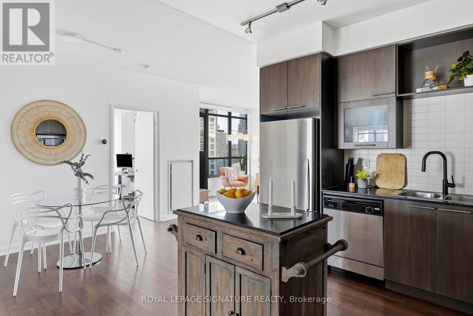 2009- 500 Sherbourne Street, Toronto, ON photo 5