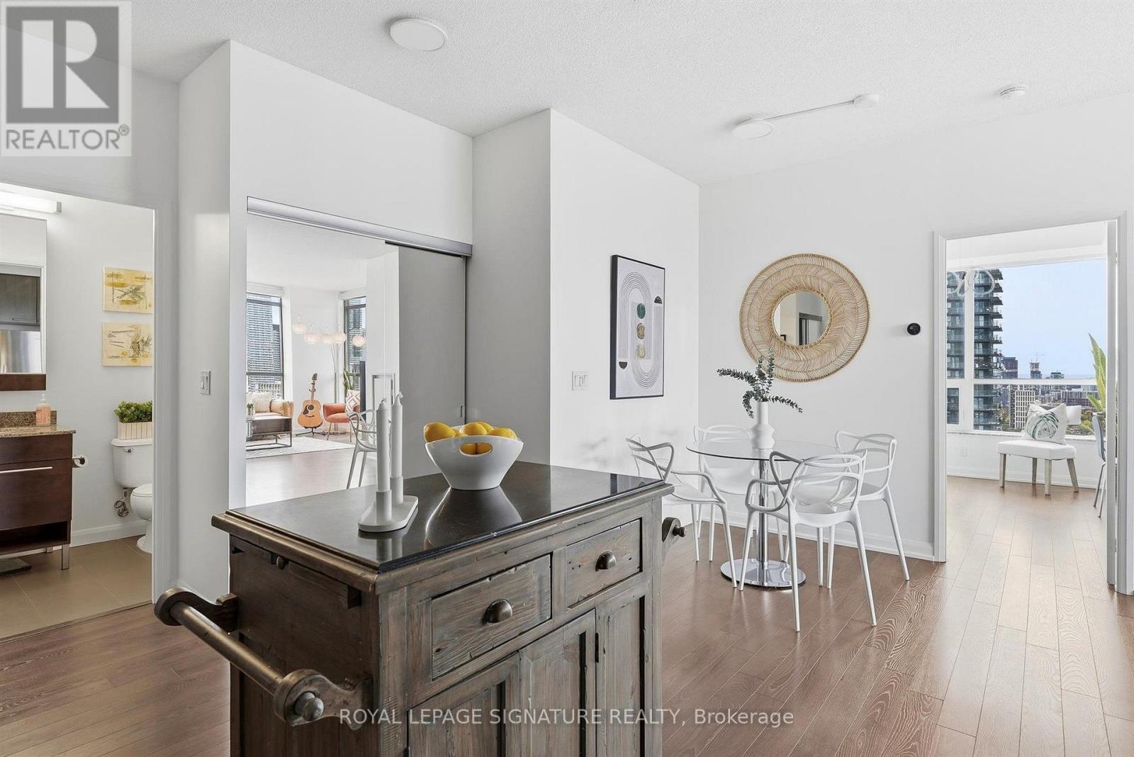 2009- 500 Sherbourne Street, Toronto, ON photo 6
