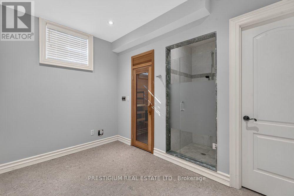 110 MUNRO BOULEVARD - 42
