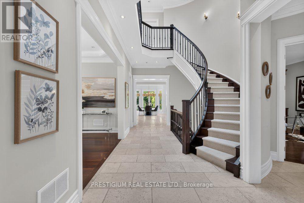 110 Munro Boulevard, Toronto, ON photo 9