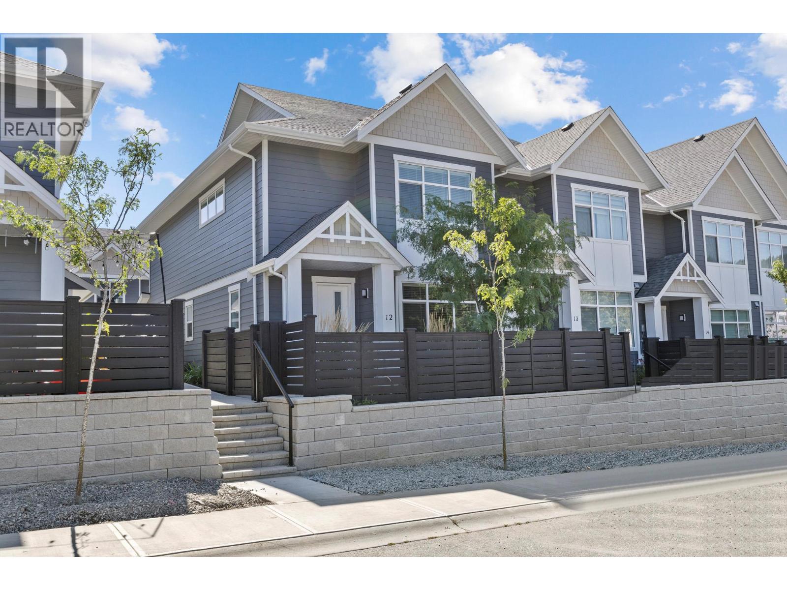 #12 115 Wyndham Crescent - 1