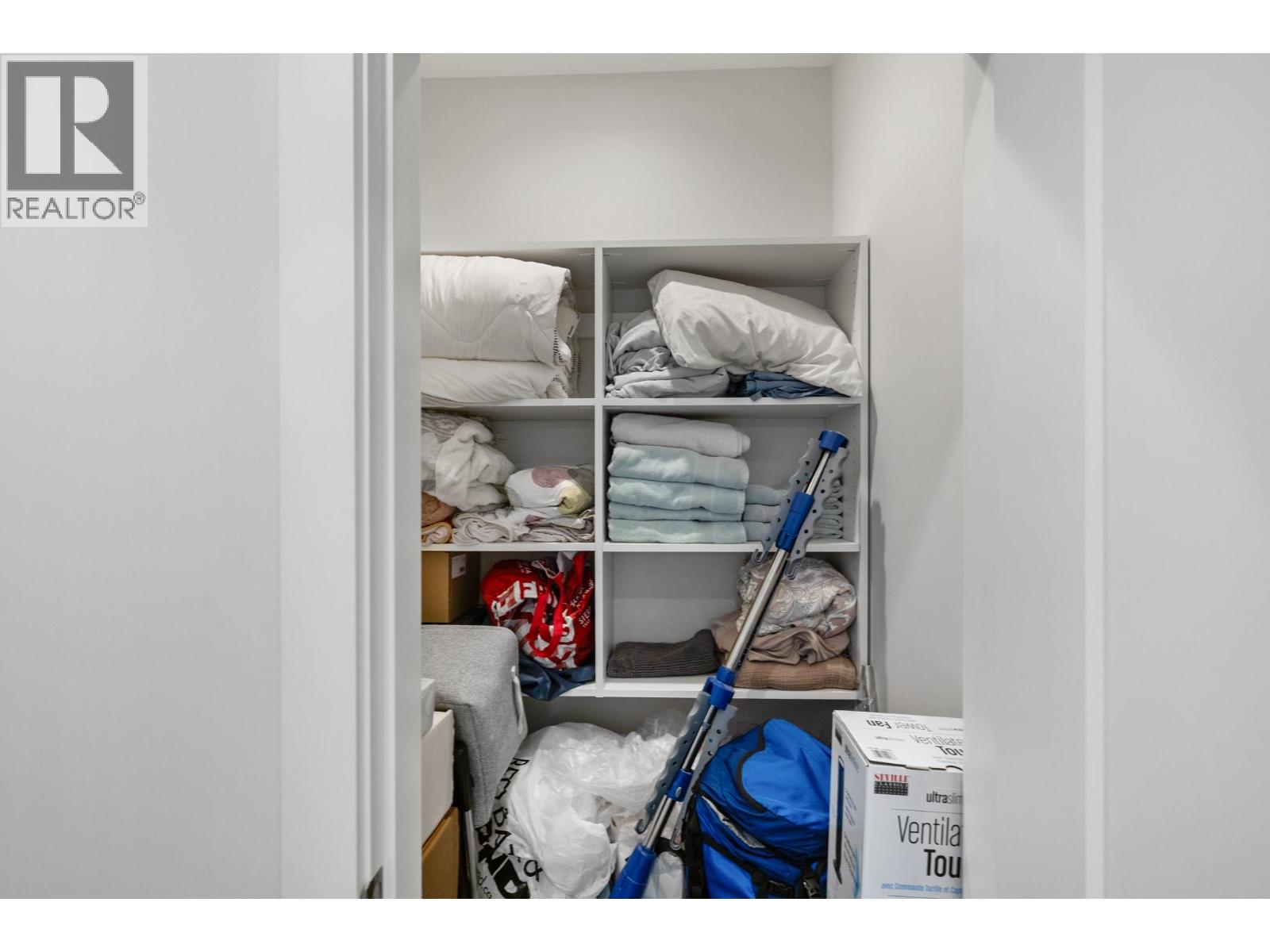 #12 115 Wyndham Crescent - 11