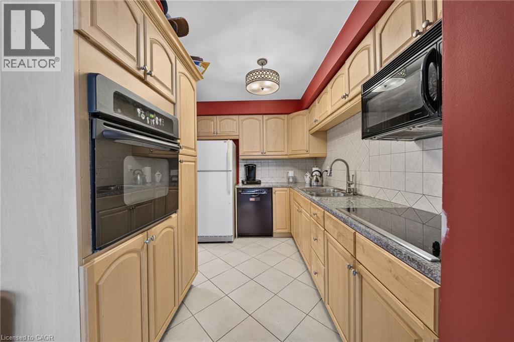 76 GOLDEN ORCHARD Drive, Hamilton — photo 12