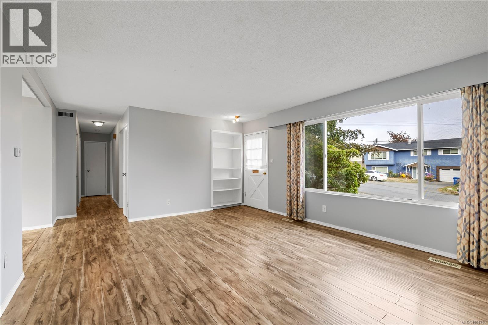 555 Weber St - 16