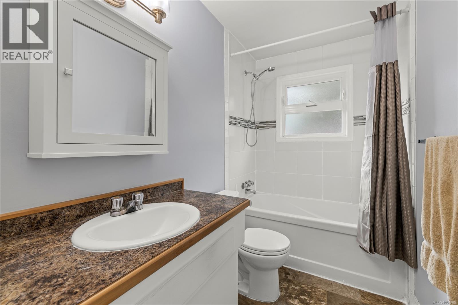555 Weber St - 20