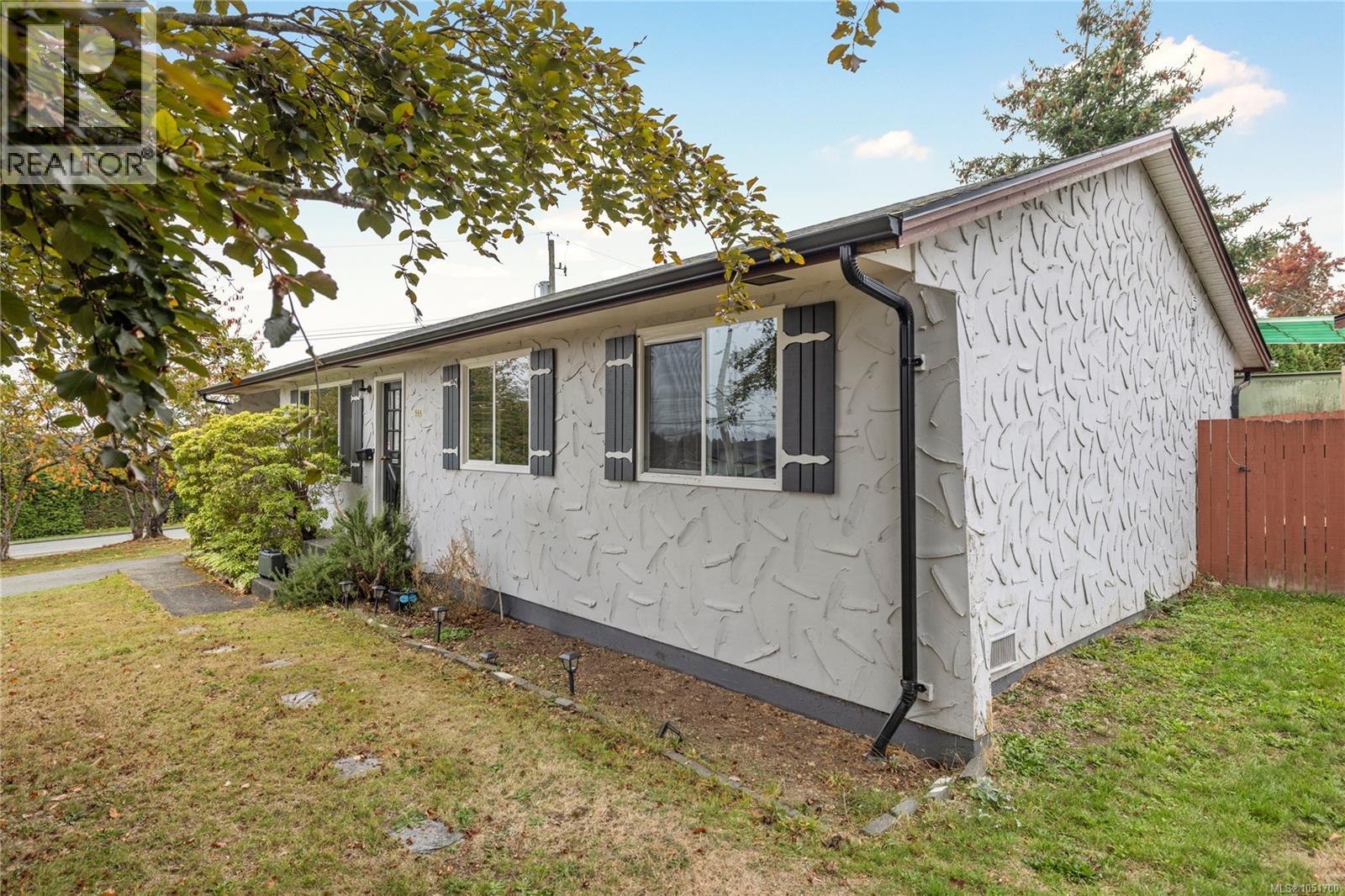555 Weber St - 28