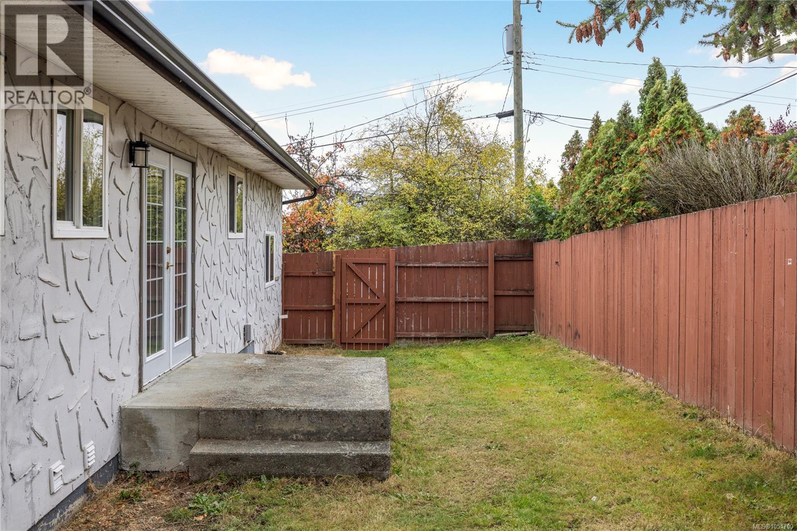 555 Weber St - 32