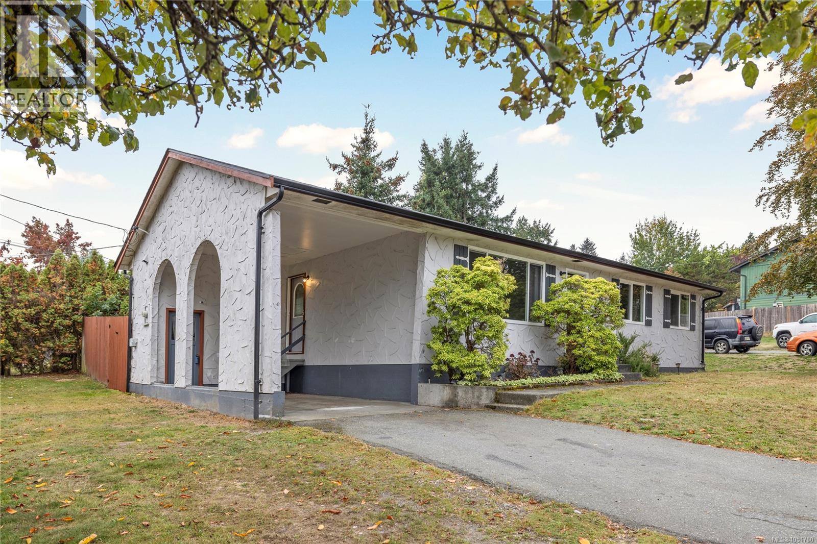 555 Weber St - 34