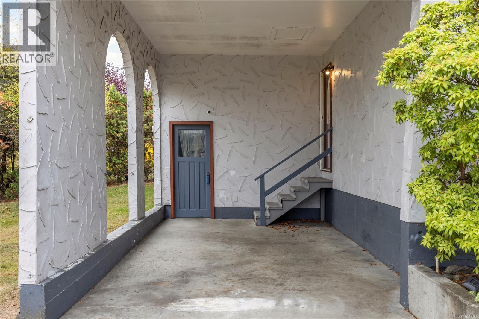 555 Weber St - 8