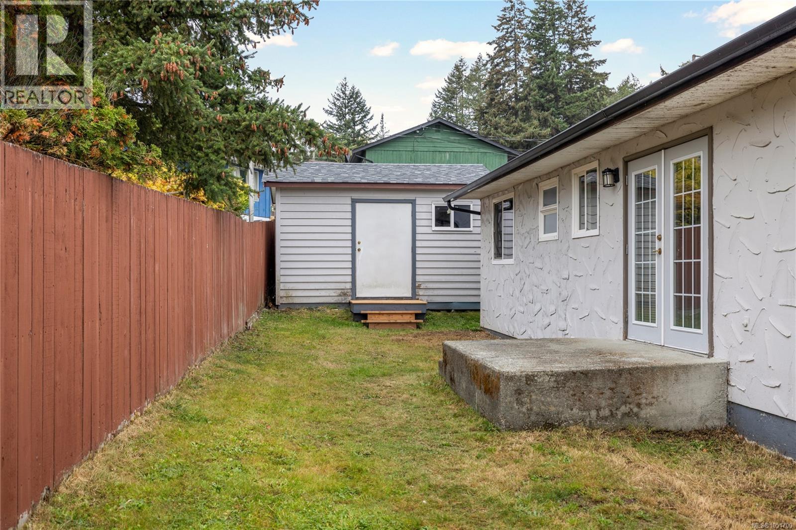 555 Weber St - 9