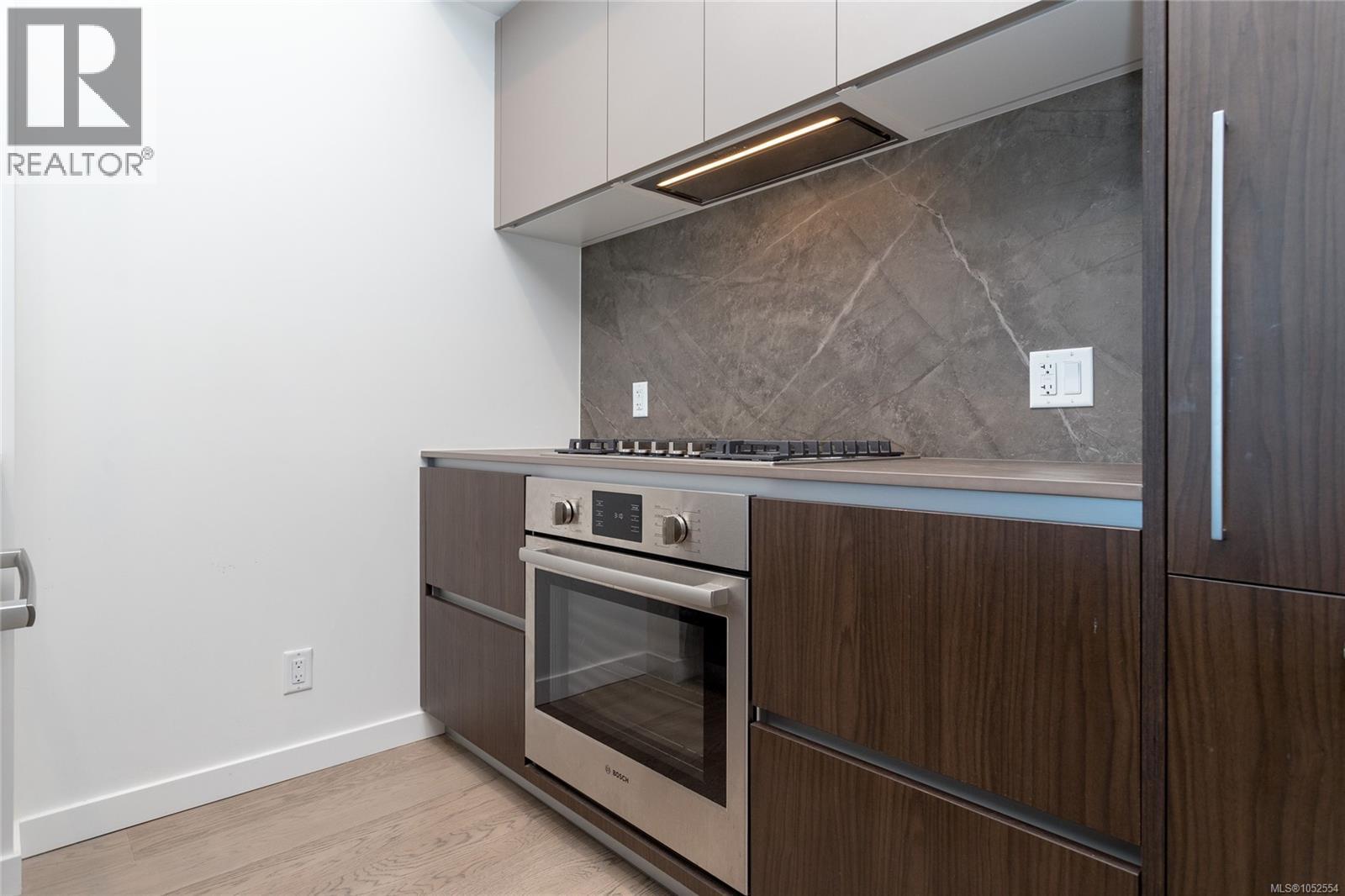 1504 2000 Hannington Road, Langford