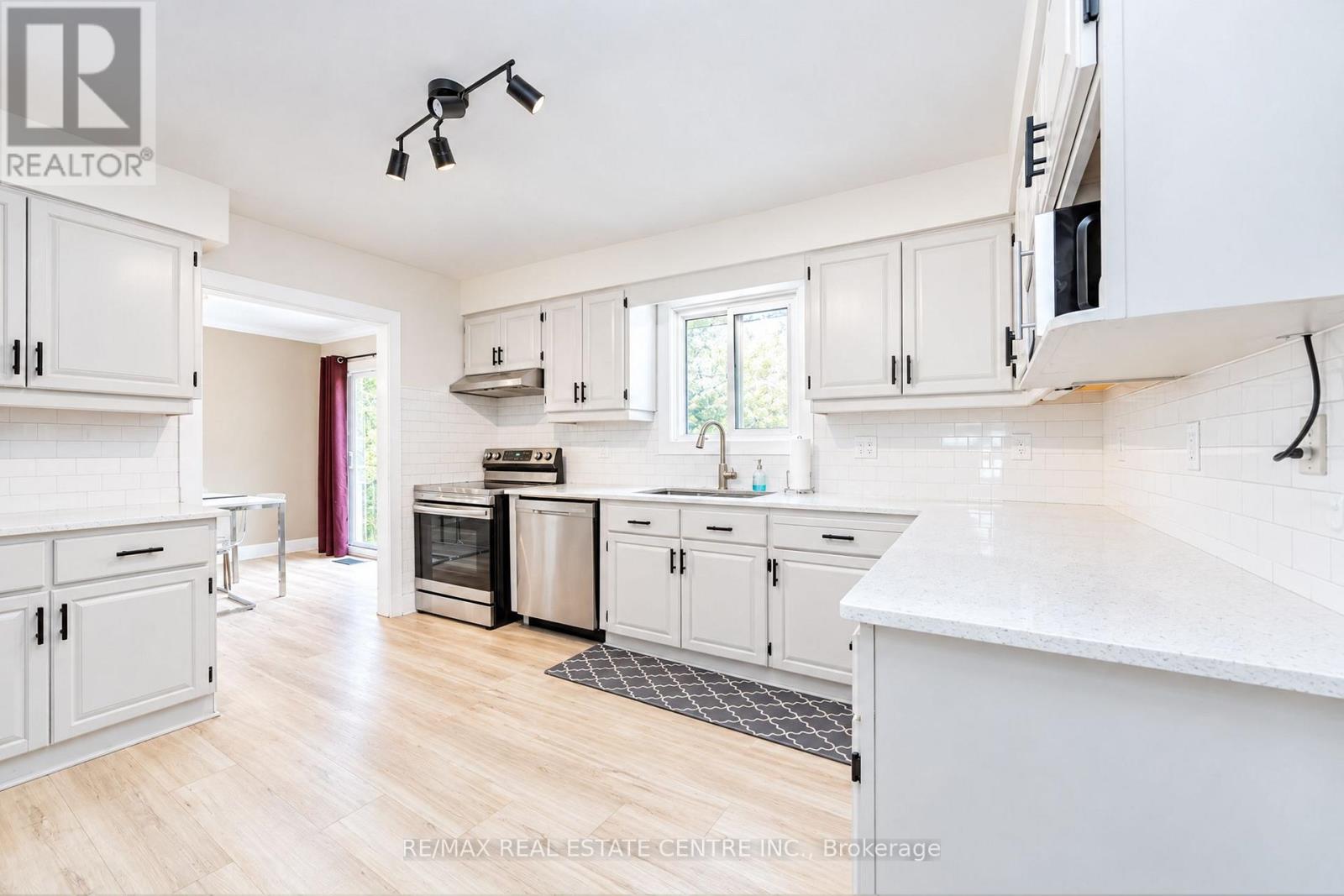 30 COWAN Avenue, London South, ON photo 15