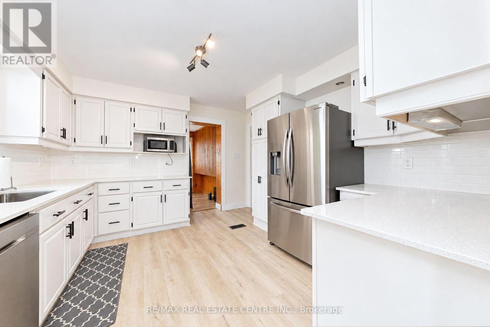 30 COWAN Avenue, London South, ON photo 18
