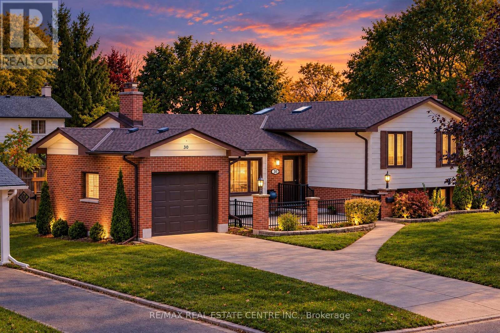 30 COWAN Avenue, London South, ON photo 2