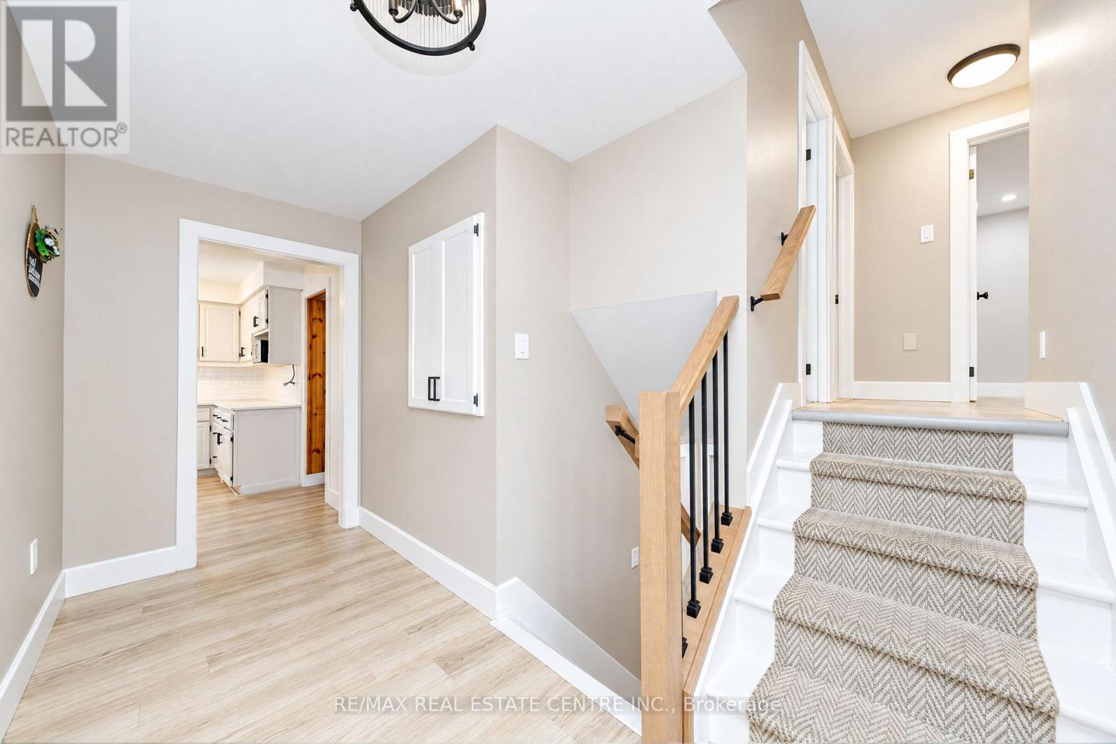 30 COWAN Avenue, London South, ON photo 8