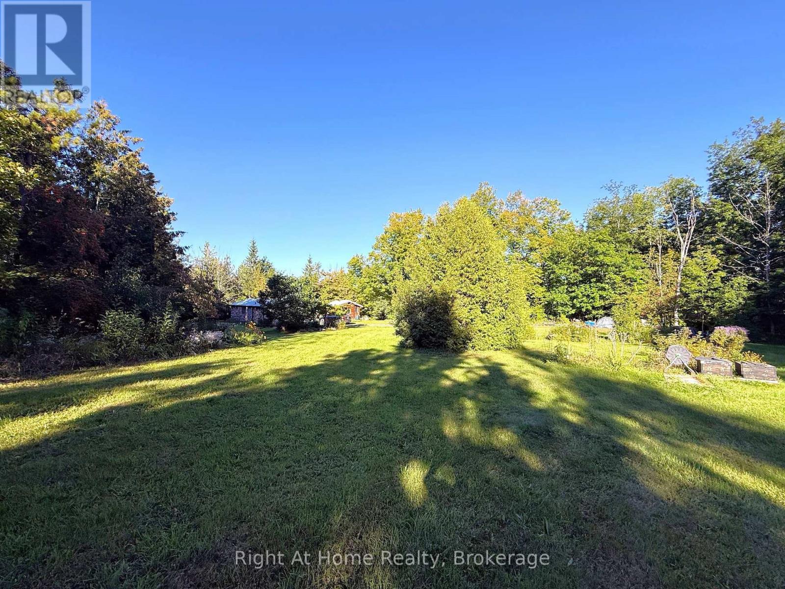 570 MEADOWVIEW ROAD - 17