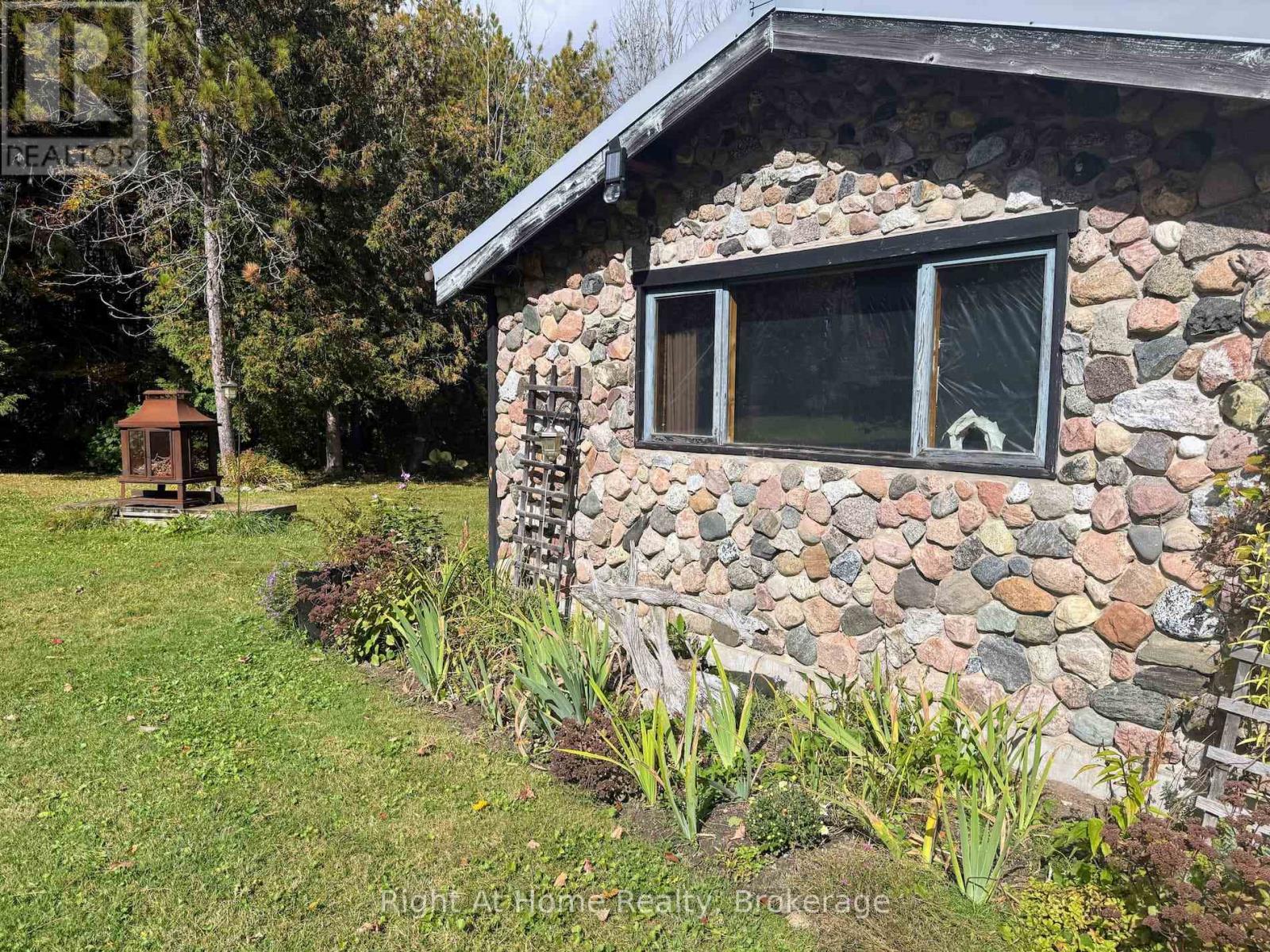 570 MEADOWVIEW ROAD - 18