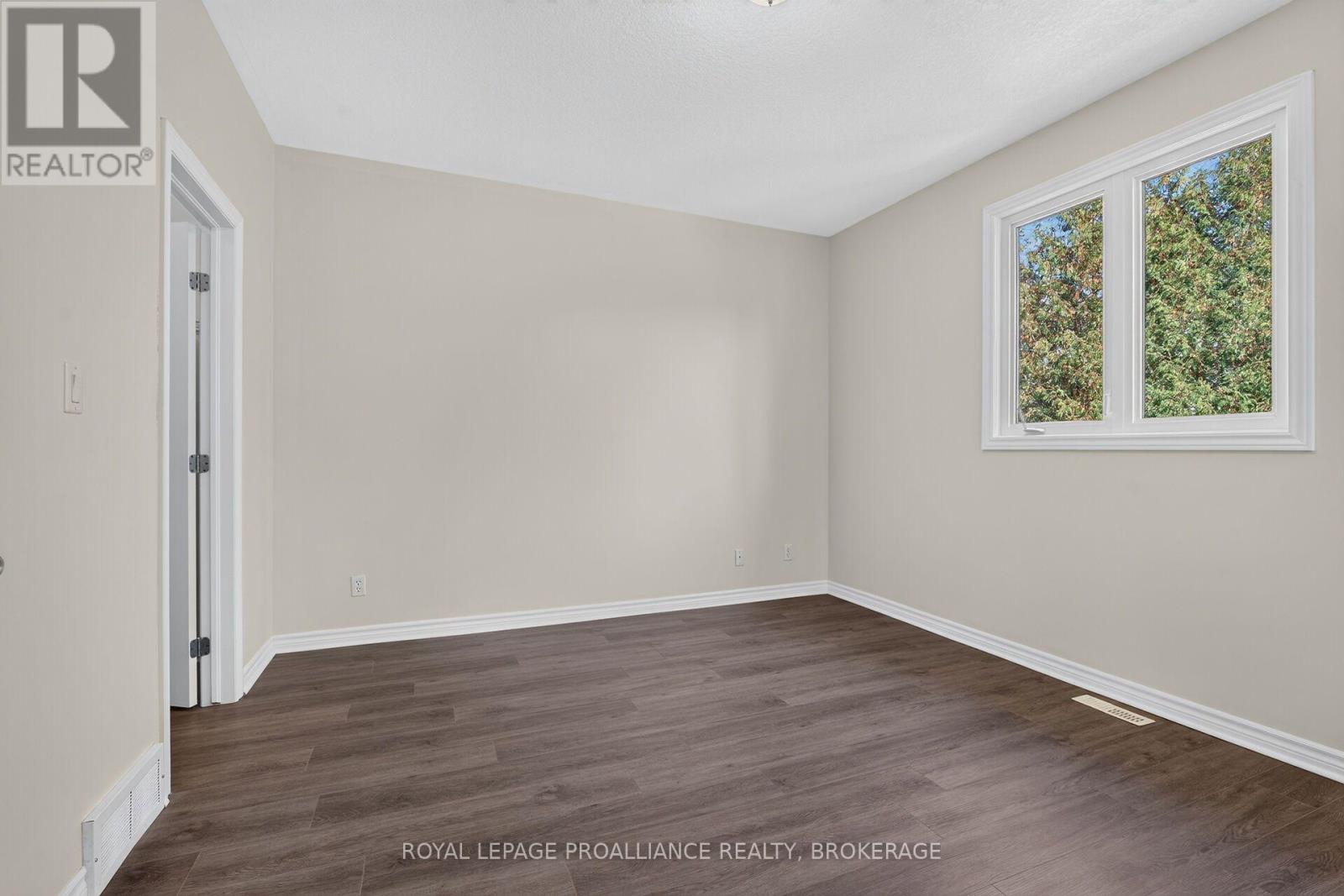 1132 HALIFAX DRIVE - 22