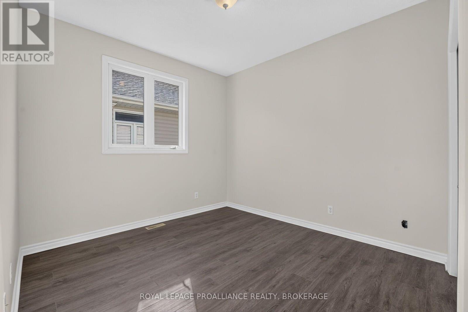 1132 HALIFAX DRIVE - 26