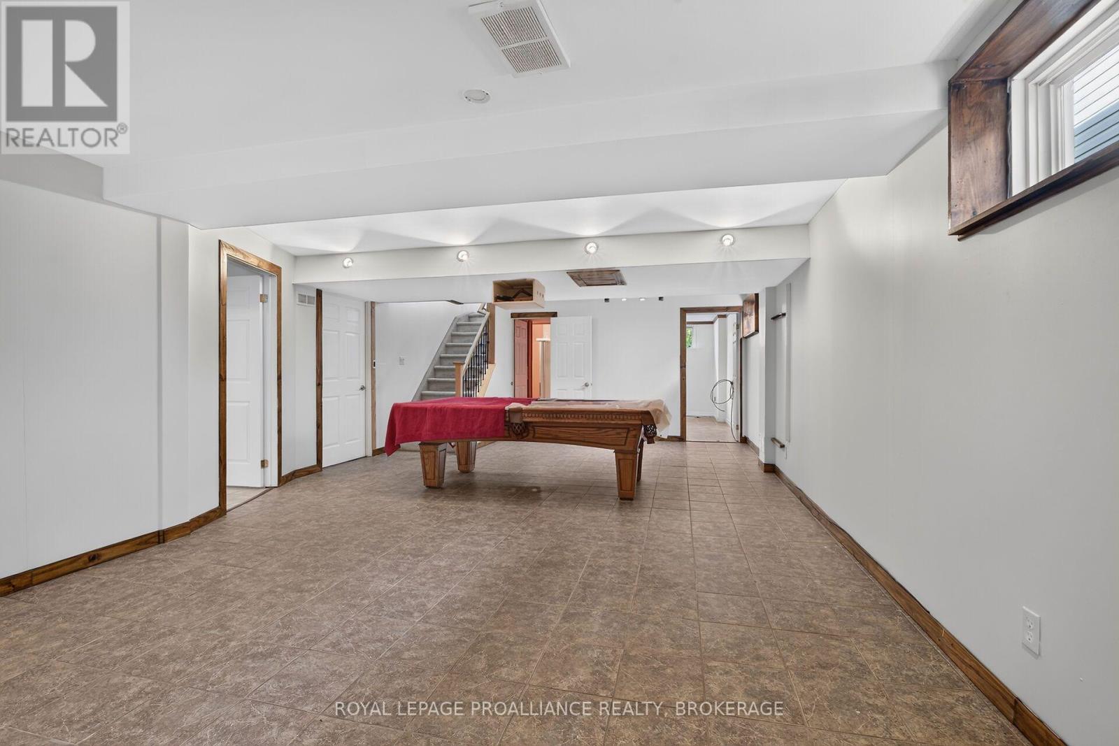 1132 HALIFAX DRIVE - 33