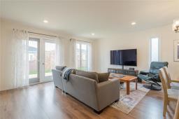 32 Berkeley Bend, Steinbach, MB R5G2K4 Photo 9