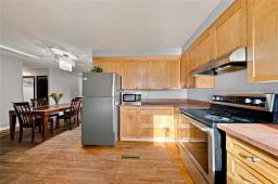 98 Whitehall Boulevard, Winnipeg, MB R2C0Y5 Photo 7
