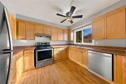 98 Whitehall Boulevard, Winnipeg, MB R2C0Y5 Photo 8