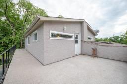 90 Turnbull Drive, Winnipeg, MB R3V1X2 Photo 32