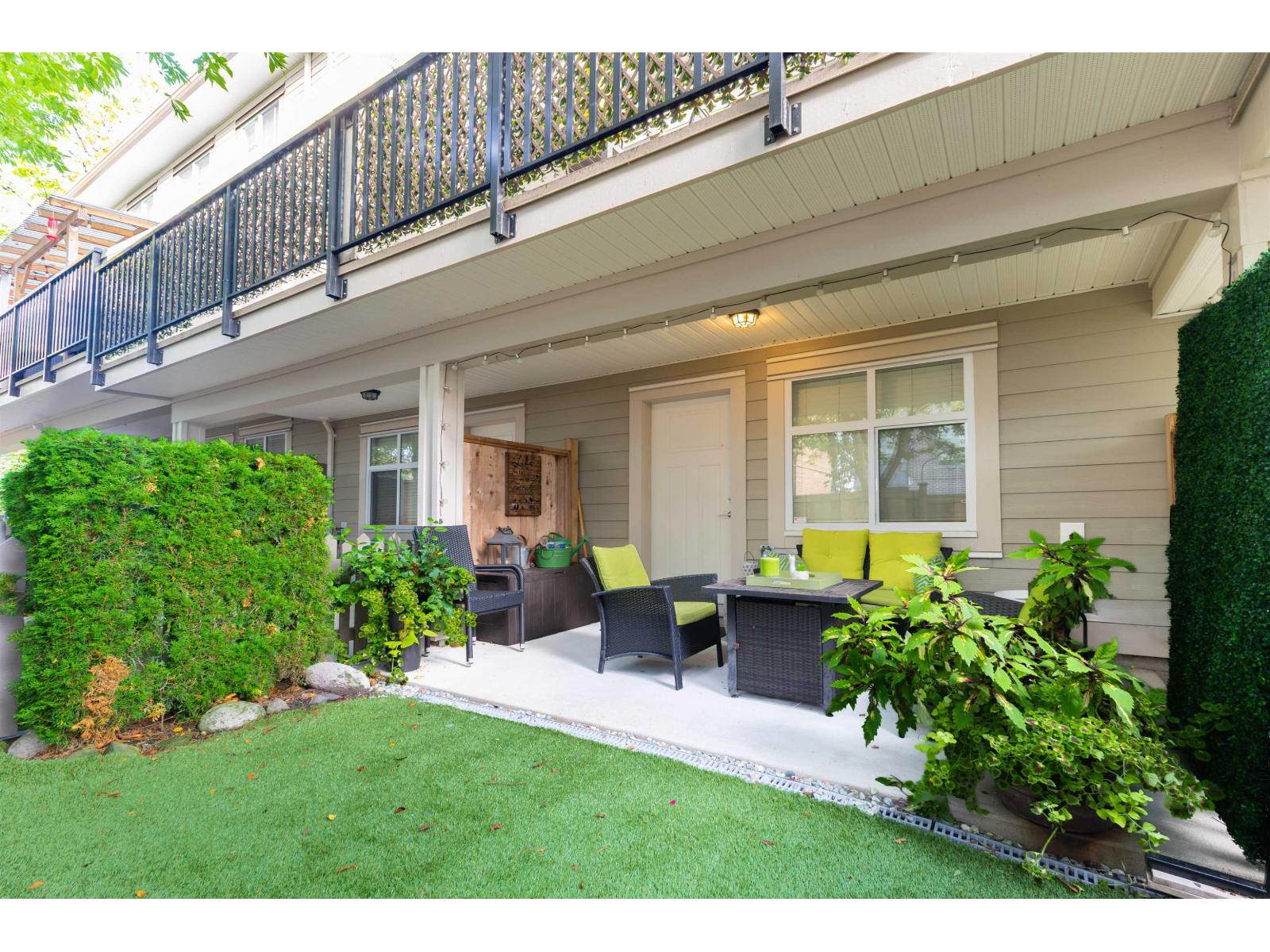 Photo of 42 6591 195A STREET 29