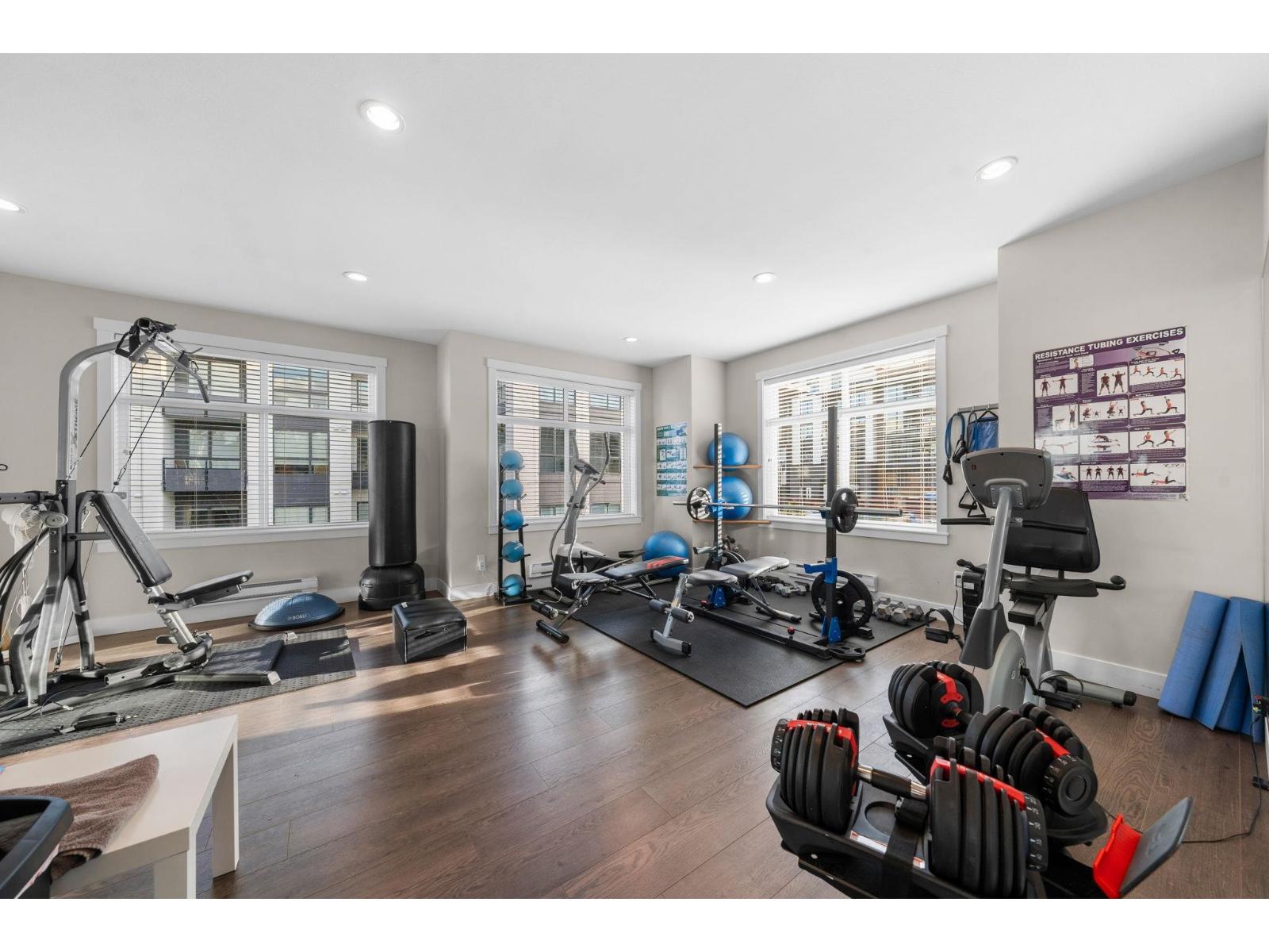 Photo of 42 6591 195A STREET 33