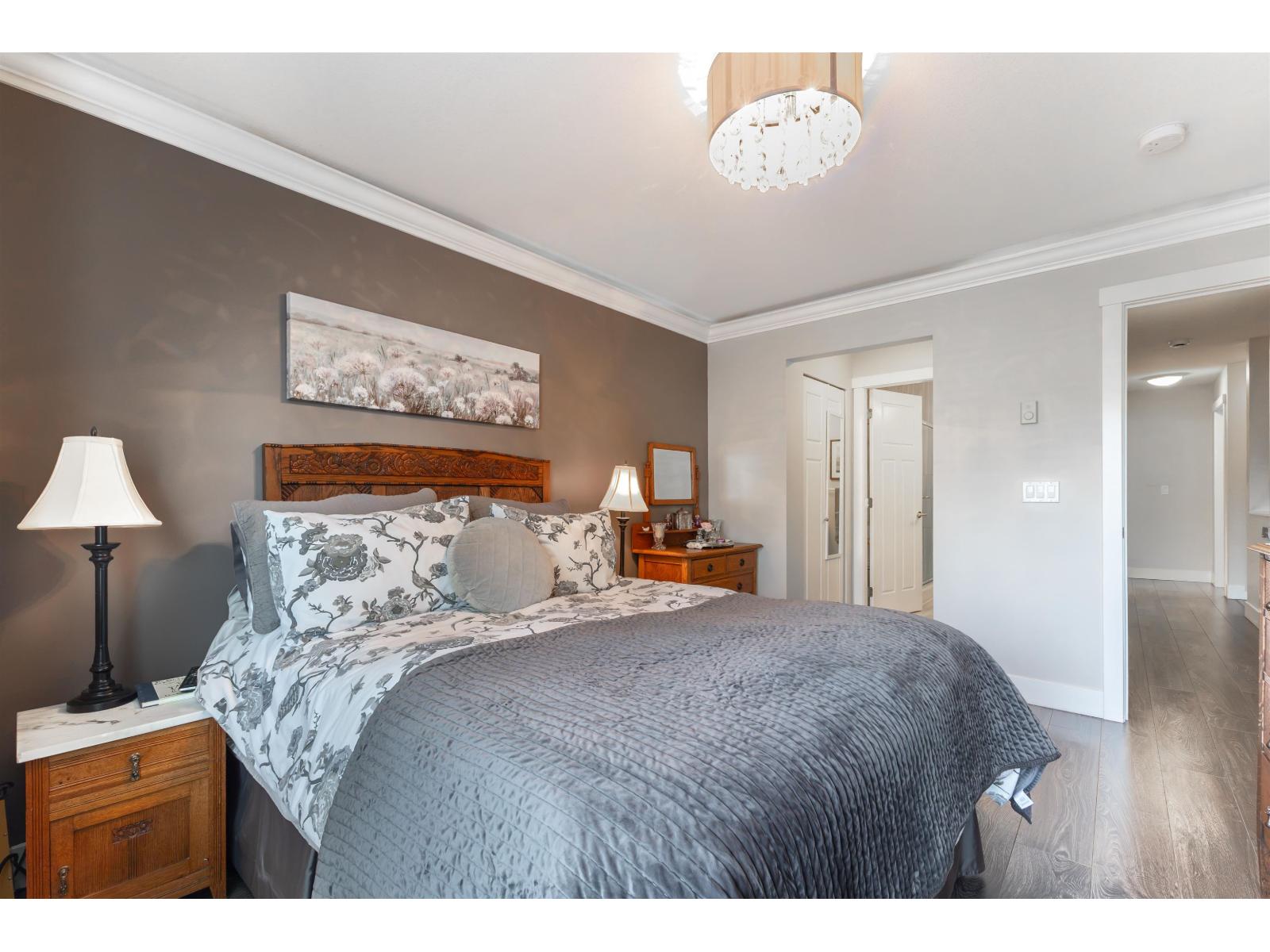 Photo of 42 6591 195A STREET 23