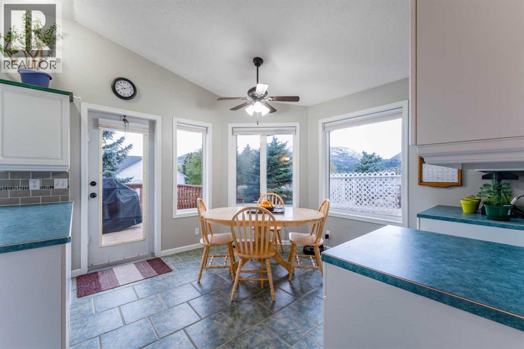 3013 214 Street, Bellevue — photo 2