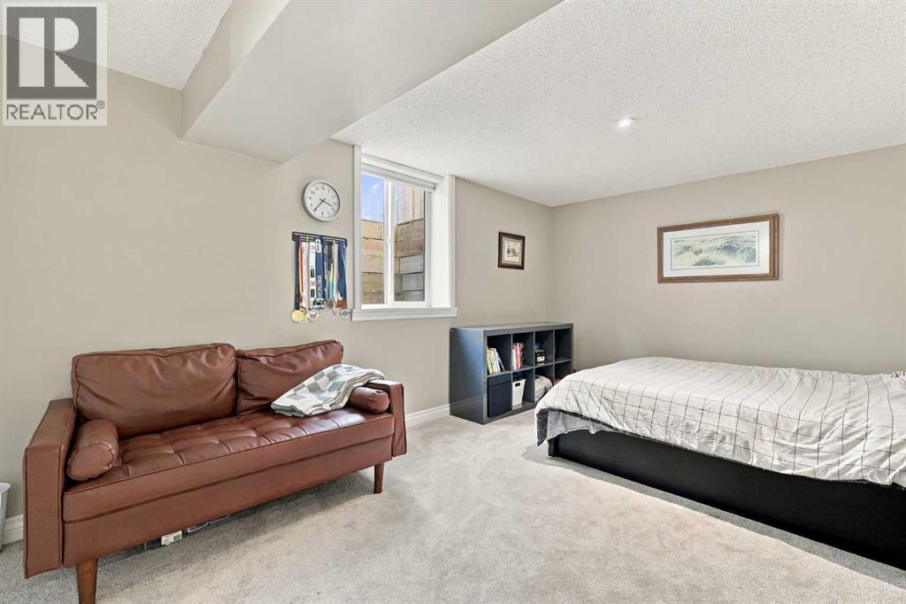 4011 25 Avenue SW photo 26