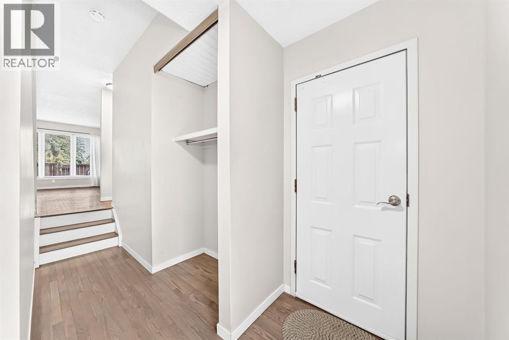 4, 2323 Oakmoor Drive SW