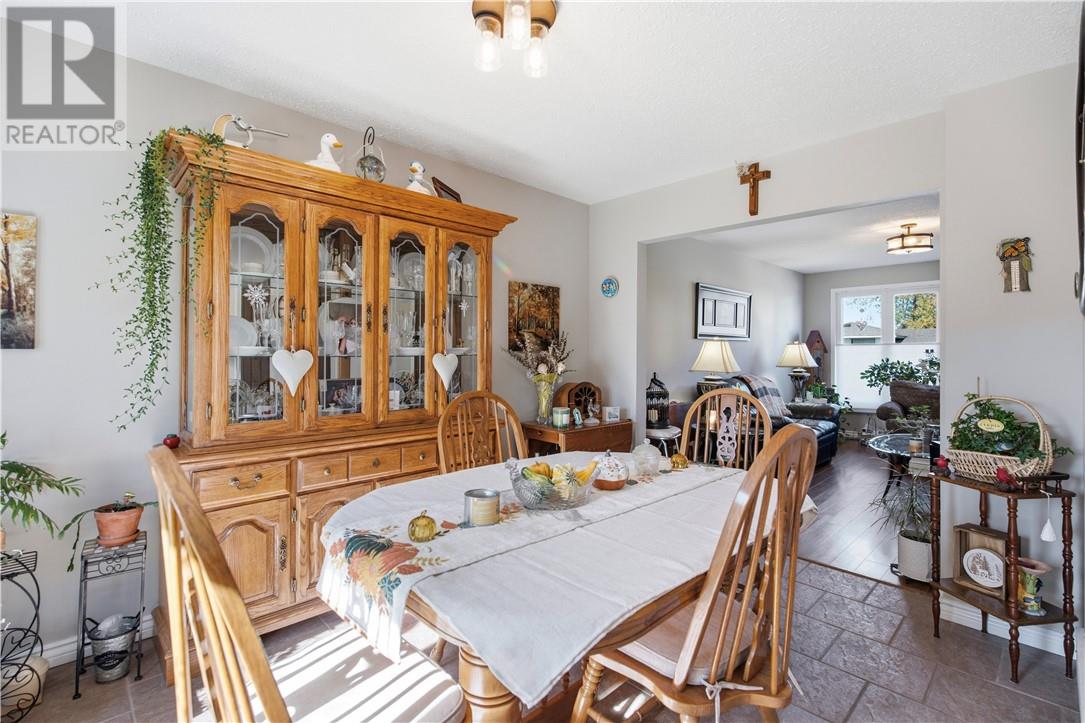 33 Elmhurst Court - 11